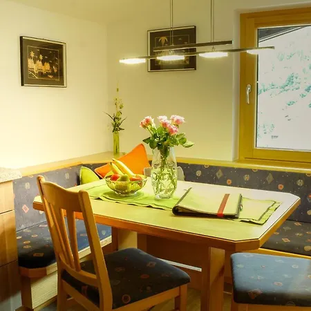 Haus Ganeu Appartement *