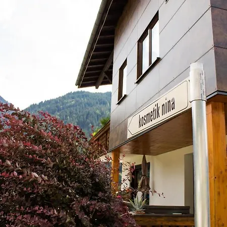 Haus Ganeu Appartement *