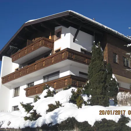 Haus Ganeu *