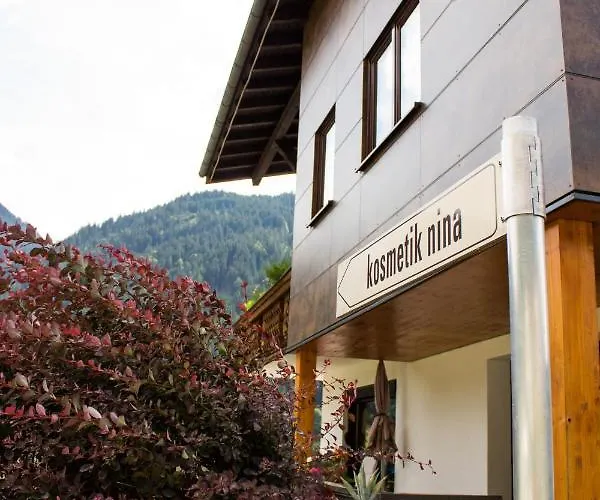 Haus Ganeu Apartment *